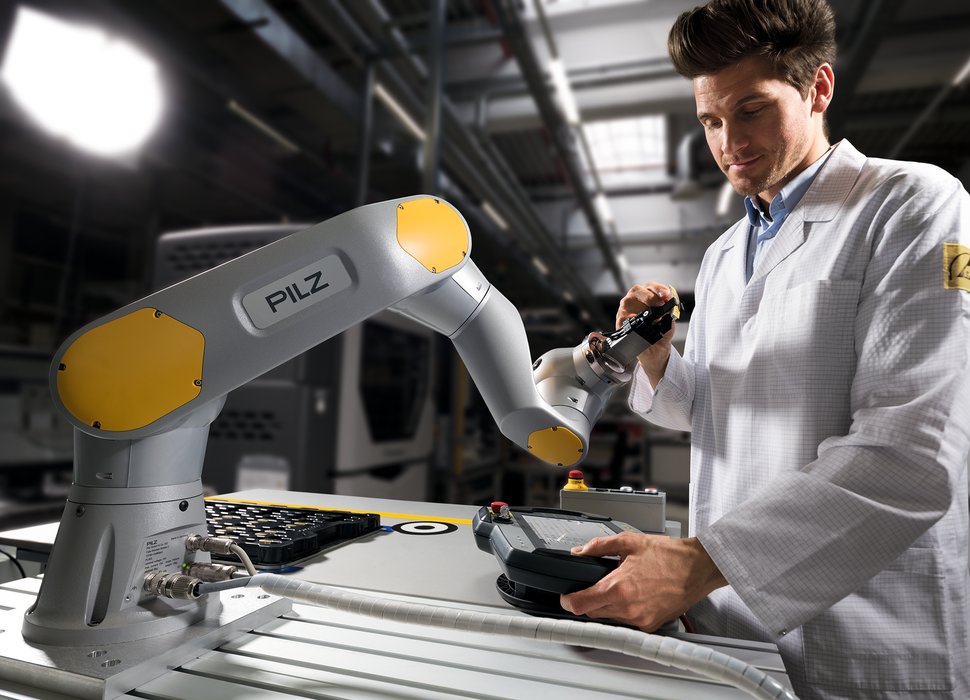 Le chiffre d’affaires et le nombre d’employés de Pilz ne cessent de croître – Nouveauté dans la gamme : les modules pour la robotique – « Une grande reconnaissance pour le succès de 2017 »